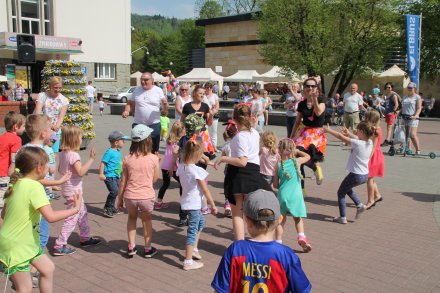 Zabawa na Wiślańskim rynku